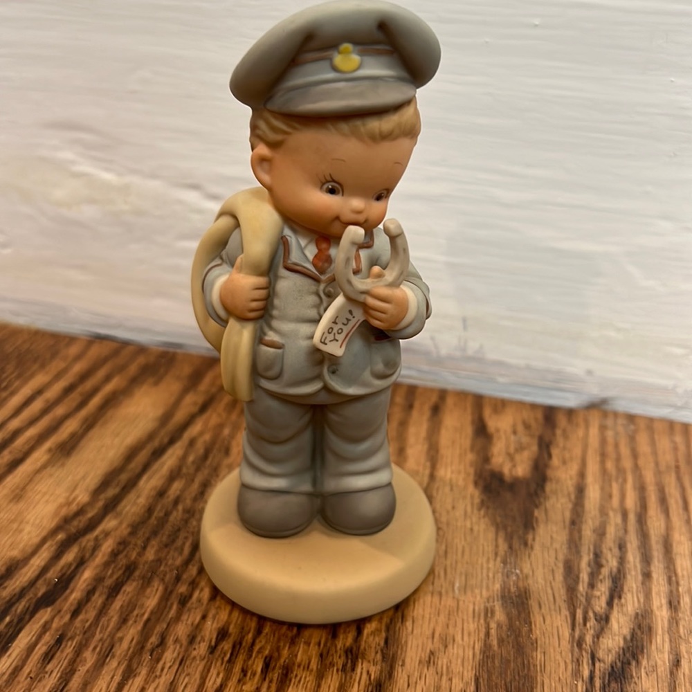 Vintage Memories of Yesterday Figurine - Bringing Good Luck to You